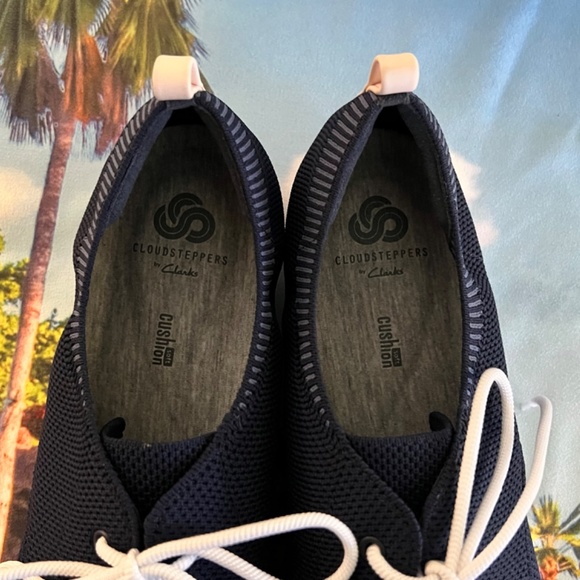 NIB NEW Clark’s CLOUDSTEPPERS Ayla Reece NAVY Sneaker Women’s Size 10 - Picture 8 of 9